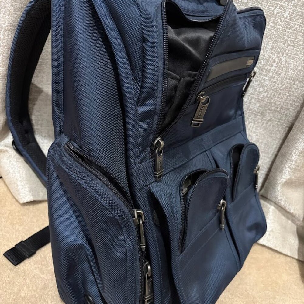 Tumi backpack - image 8